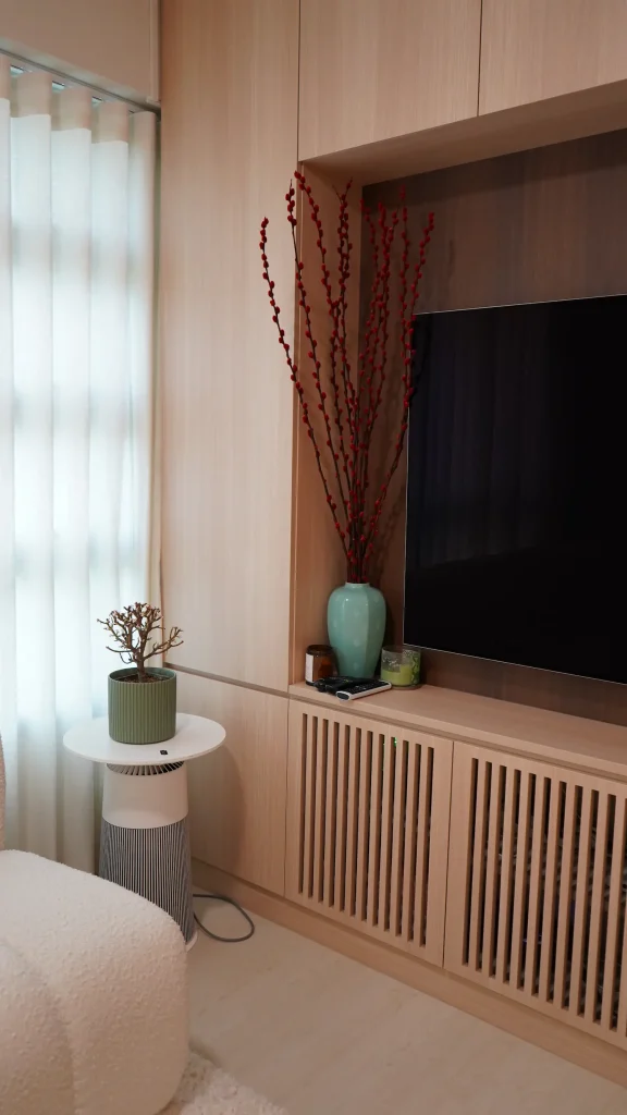 HDB renovation Telok Blangah – recessed TV niche with built-in cabinetry in living room